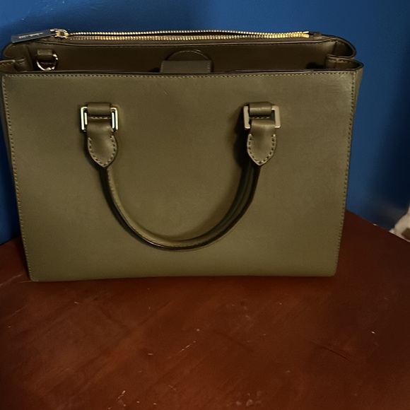 Michael kors satchel - Picture 2 of 4